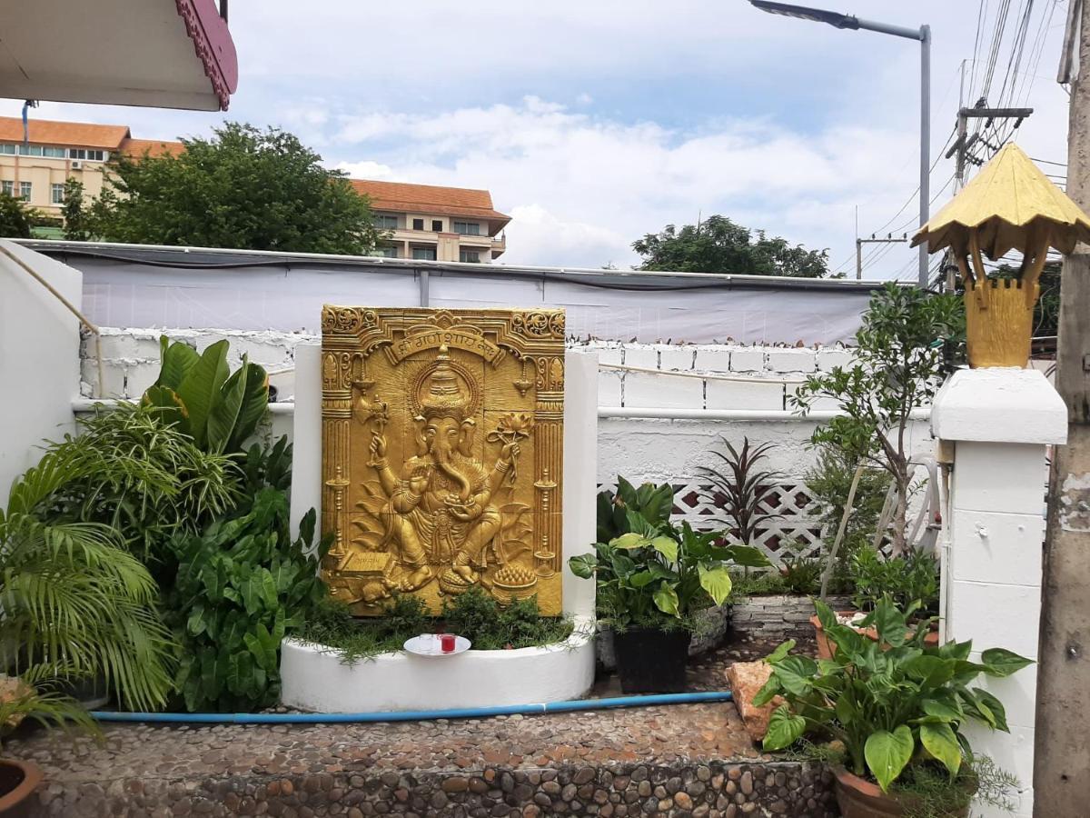 Palada Guest House HHQ Exterior photo