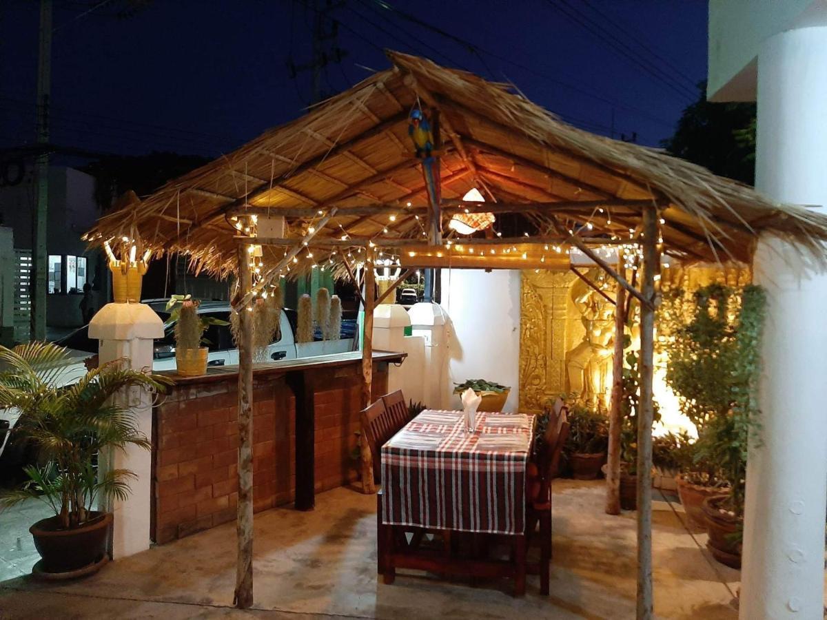 Palada Guest House HHQ Exterior photo