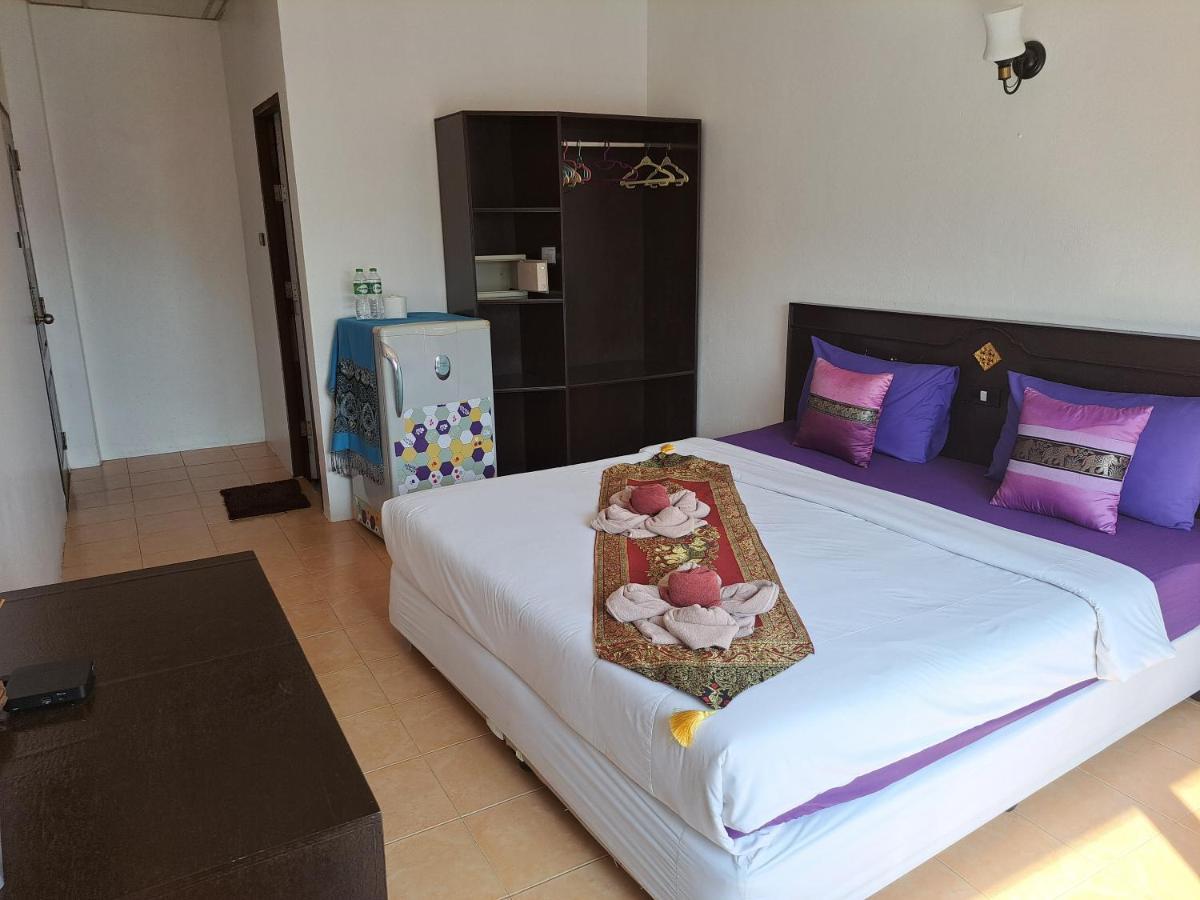 Palada Guest House HHQ Exterior photo